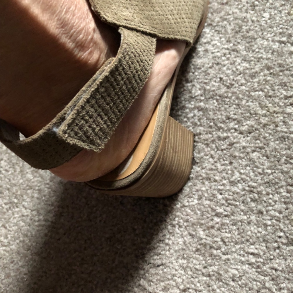 Sandals - Picture 5 of 9